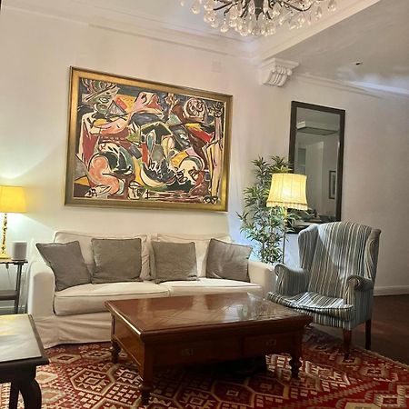 Small Stylish Room With Comfortable Queen-Size Bed In Very Large, Beautifully Decorated Shared Flat In The Historic Centre Of Малага Екстериор снимка