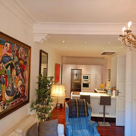 Small Stylish Room With Comfortable Queen-Size Bed In Very Large, Beautifully Decorated Shared Flat In The Historic Centre Of Малага Екстериор снимка
