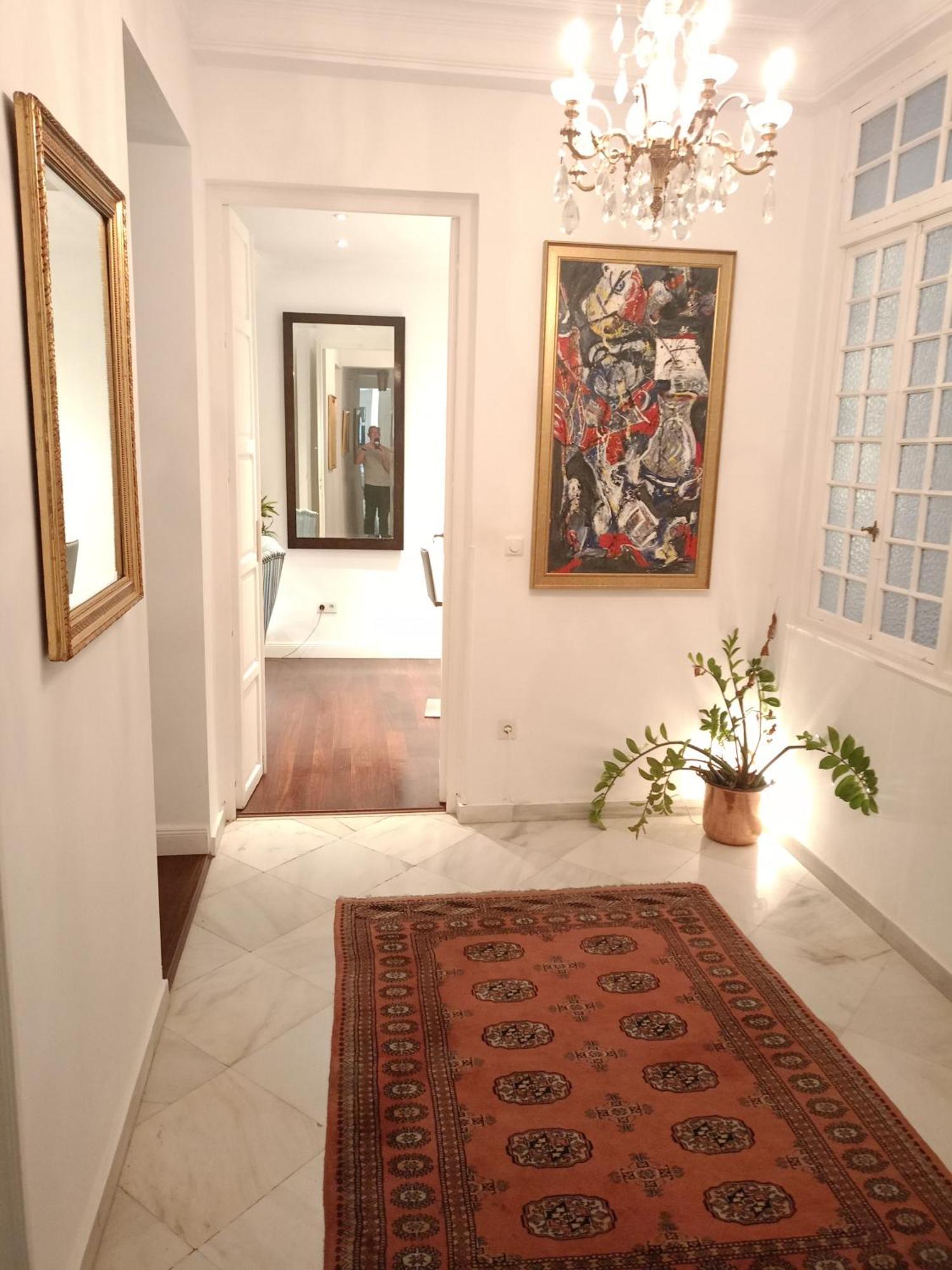 Small Stylish Room With Comfortable Queen-Size Bed In Very Large, Beautifully Decorated Shared Flat In The Historic Centre Of Малага Екстериор снимка