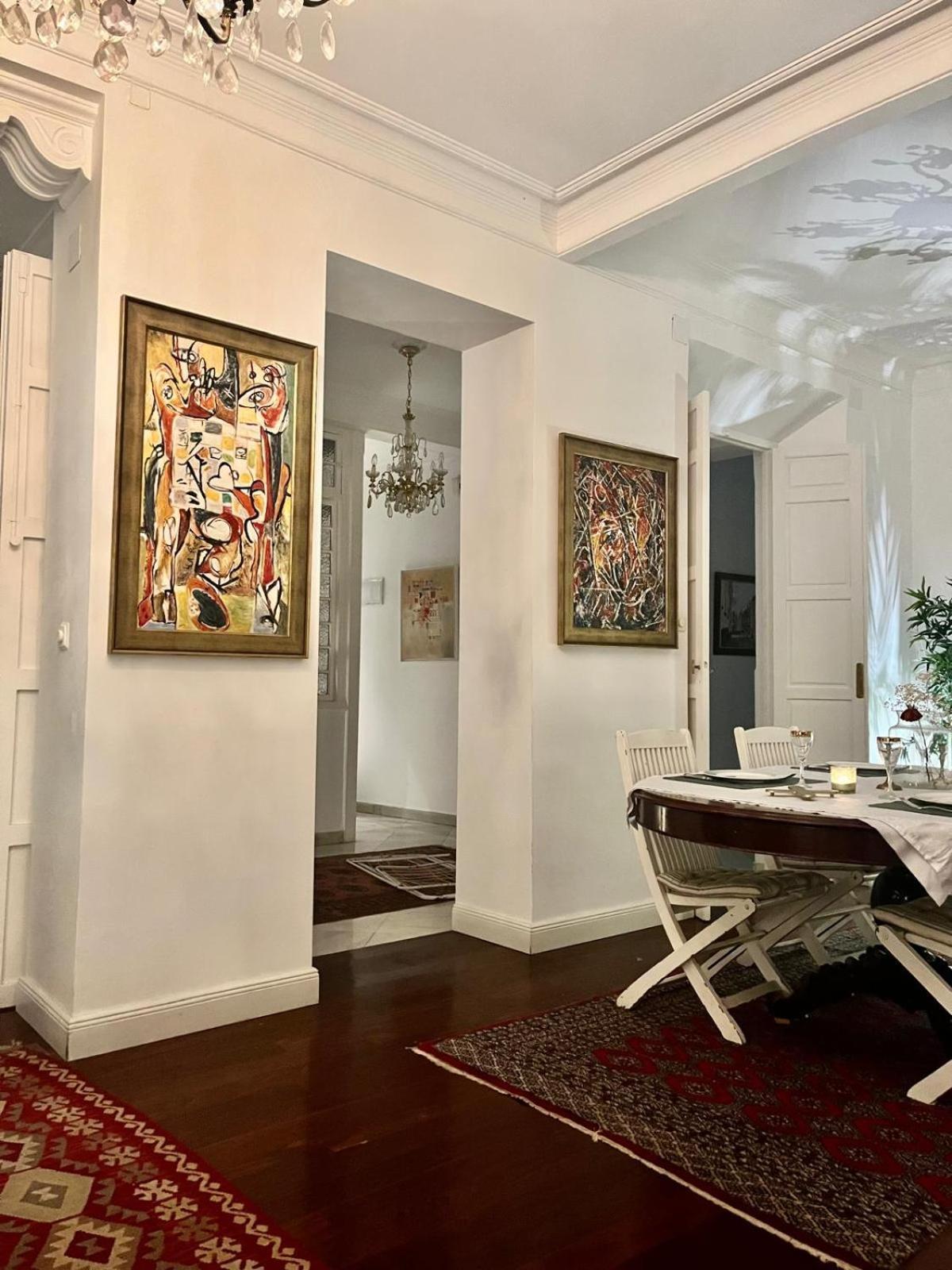 Small Stylish Room With Comfortable Queen-Size Bed In Very Large, Beautifully Decorated Shared Flat In The Historic Centre Of Малага Екстериор снимка
